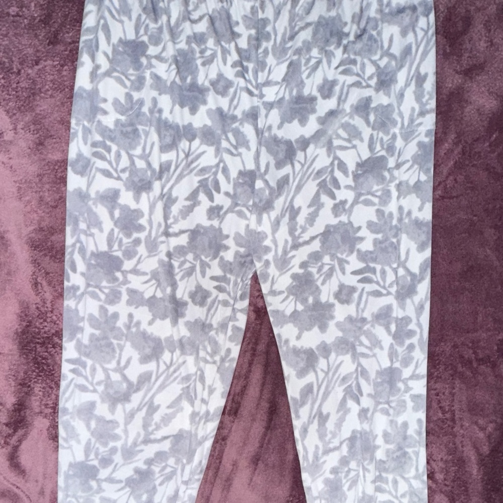 Vera Wang 3 Piece Velour Pajama Set - Picture 4 of 5